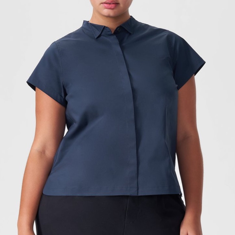 Universal standard NWT Aster Tuxedo Shirt (M)